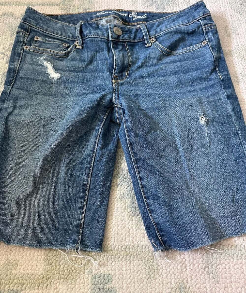 Sz 6 - American Eagle Women's Stretch Denim Raw Hem Jorts Jean Shorts